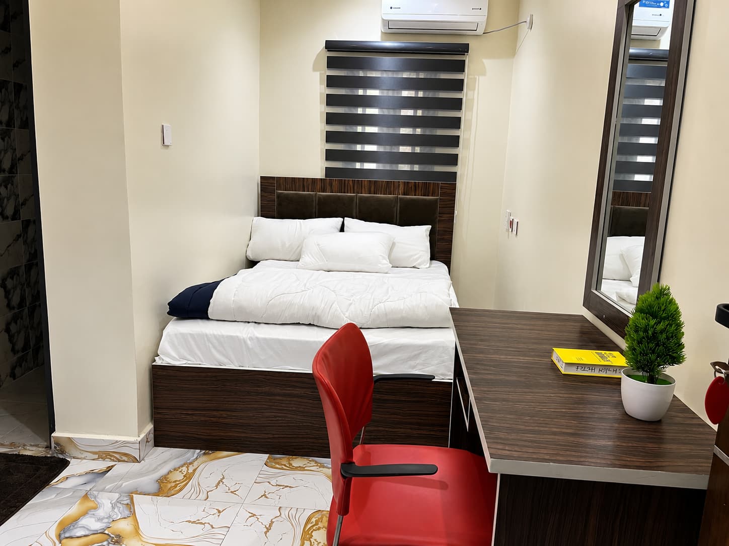 Economy Room